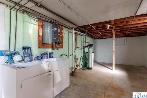 31 E Lake Avenue Minnesota Lake MN 56068