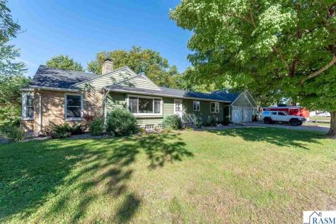31 E Lake Avenue Minnesota Lake MN 56068