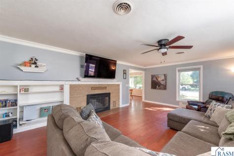 31 E Lake Avenue Minnesota Lake MN 56068