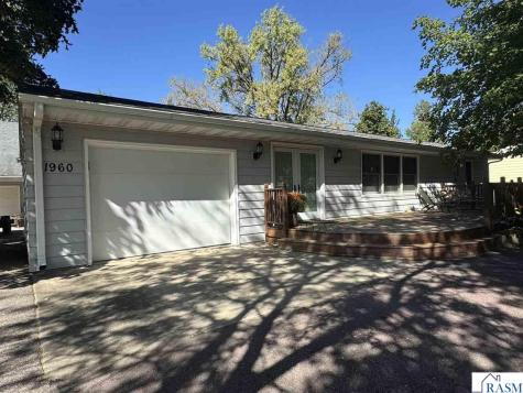 1960 Cottonwood Lake Drive Windom MN 56101