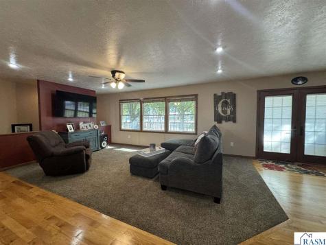 1960 Cottonwood Lake Drive Windom MN 56101