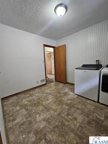 610 5th Street North New Ulm MN 56073