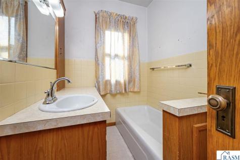 312 W 2nd Street Blue Earth MN 56013