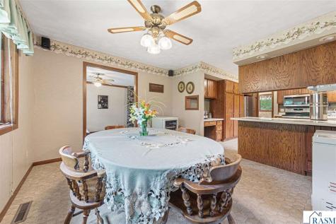 1139 N 10th Street St. James MN 56081