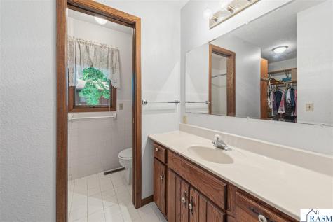 1139 N 10th Street St. James MN 56081