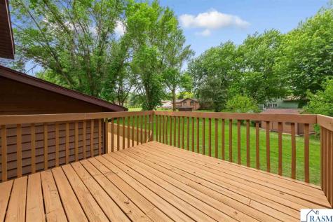 1139 N 10th Street St. James MN 56081