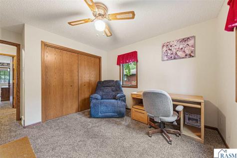 1139 N 10th Street St. James MN 56081