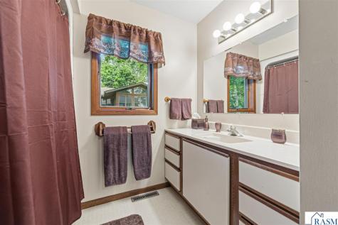 1139 N 10th Street St. James MN 56081