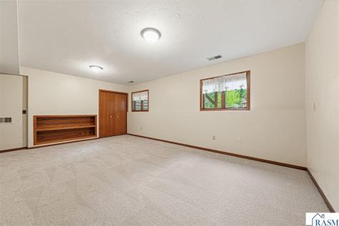 1139 N 10th Street St. James MN 56081