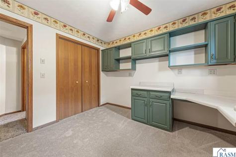 1139 N 10th Street St. James MN 56081