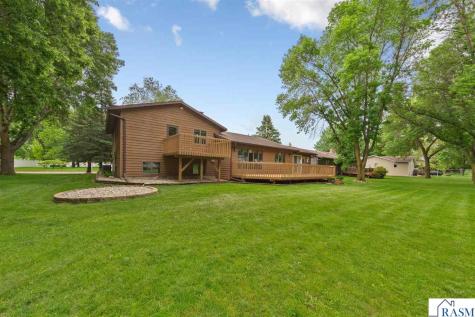 1139 N 10th Street St. James MN 56081