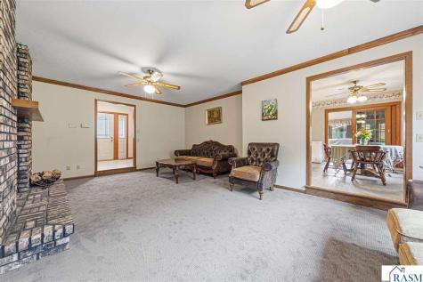 1139 N 10th Street St. James MN 56081