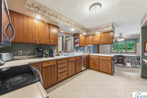 1139 N 10th Street St. James MN 56081