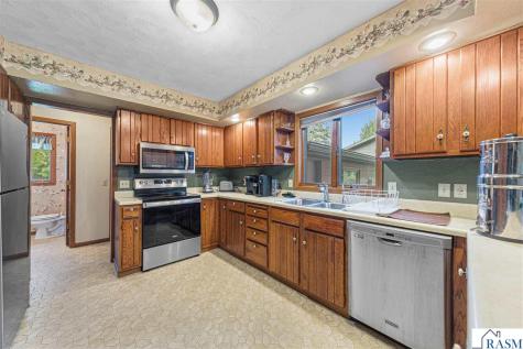 1139 N 10th Street St. James MN 56081