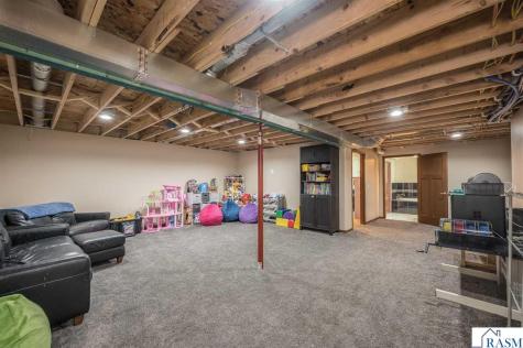 300 Tanager Road Mankato MN 56001