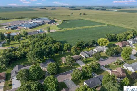 702 SW 8th Street Wells MN 56097