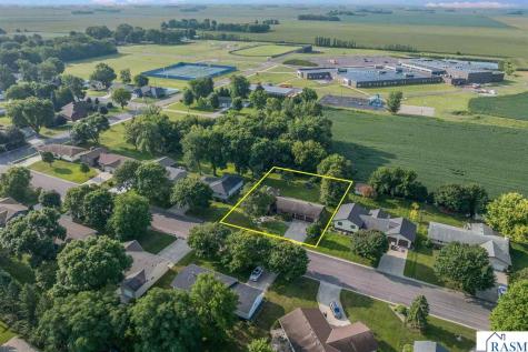 702 SW 8th Street Wells MN 56097