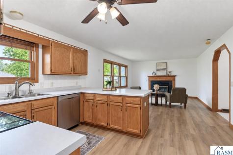 915 N Valley Street New Ulm MN 56073