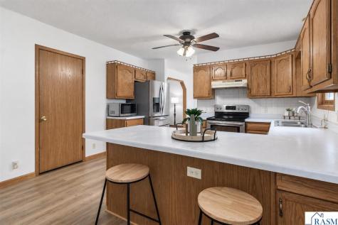 915 N Valley Street New Ulm MN 56073