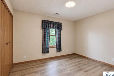 915 N Valley Street New Ulm MN 56073