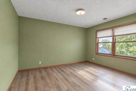 915 N Valley Street New Ulm MN 56073
