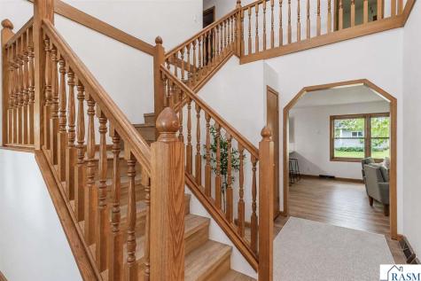915 N Valley Street New Ulm MN 56073