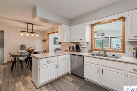 209 Viking Drive Mankato MN 56001