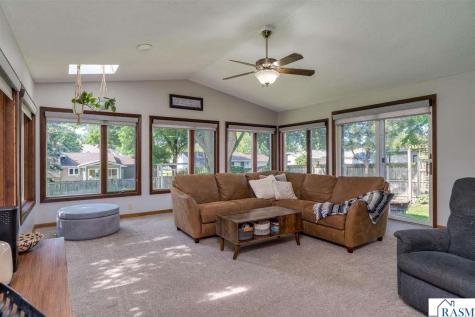 209 Viking Drive Mankato MN 56001