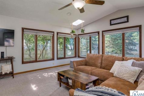 209 Viking Drive Mankato MN 56001