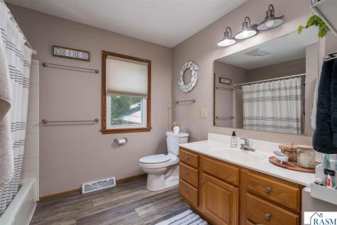 209 Viking Drive Mankato MN 56001