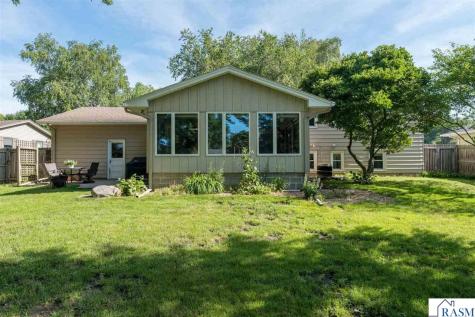 209 Viking Drive Mankato MN 56001