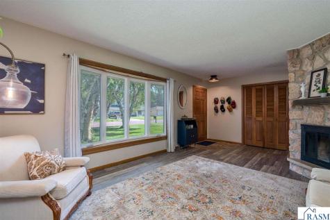 209 Viking Drive Mankato MN 56001