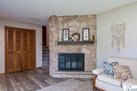 209 Viking Drive Mankato MN 56001