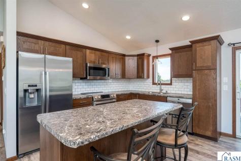 109 Cypress Court Mankato MN 56001