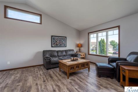 109 Cypress Court Mankato MN 56001