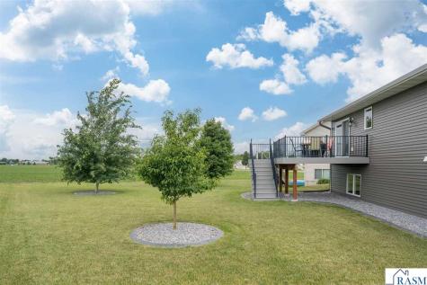 109 Cypress Court Mankato MN 56001