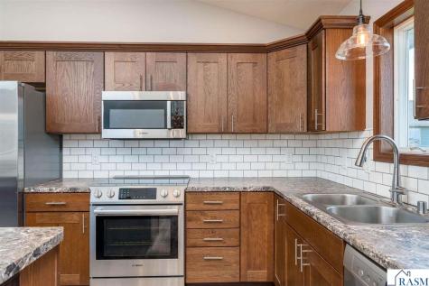 109 Cypress Court Mankato MN 56001