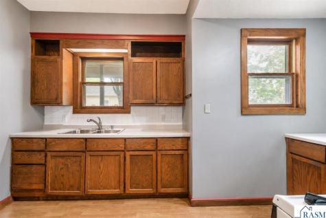 1008 Quincy Street North Mankato MN 56001-0