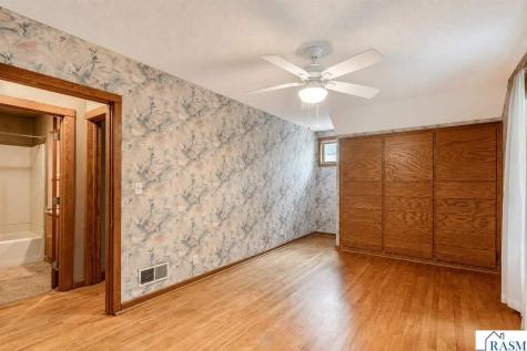 1008 Quincy Street North Mankato MN 56001-0