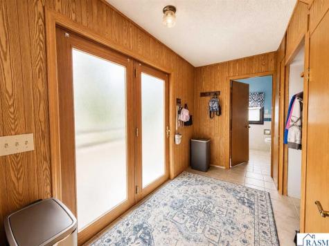 412 W 2nd Street Mankato MN 56001