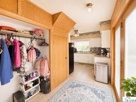 412 W 2nd Street Mankato MN 56001