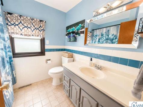 412 W 2nd Street Mankato MN 56001