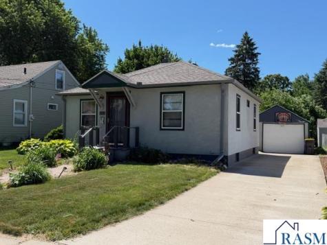 447 Jefferson Avenue North Mankato MN 56003