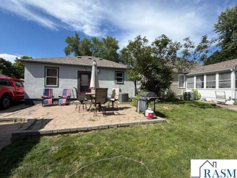 447 Jefferson Avenue North Mankato MN 56003
