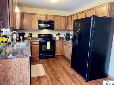 27 Benson Trail North Mankato MN 56003