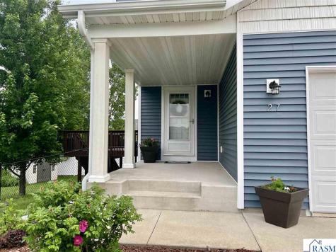 27 Benson Trail North Mankato MN 56003