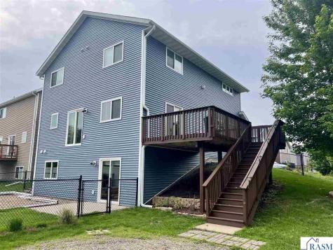 27 Benson Trail North Mankato MN 56003