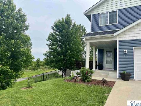 27 Benson Trail North Mankato MN 56003
