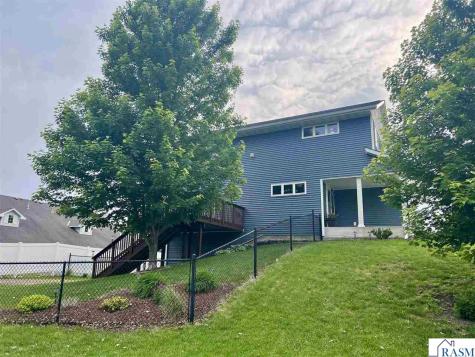 27 Benson Trail North Mankato MN 56003