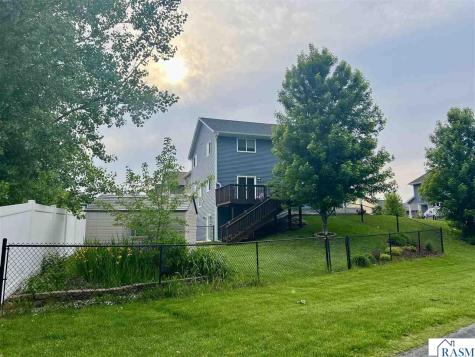27 Benson Trail North Mankato MN 56003
